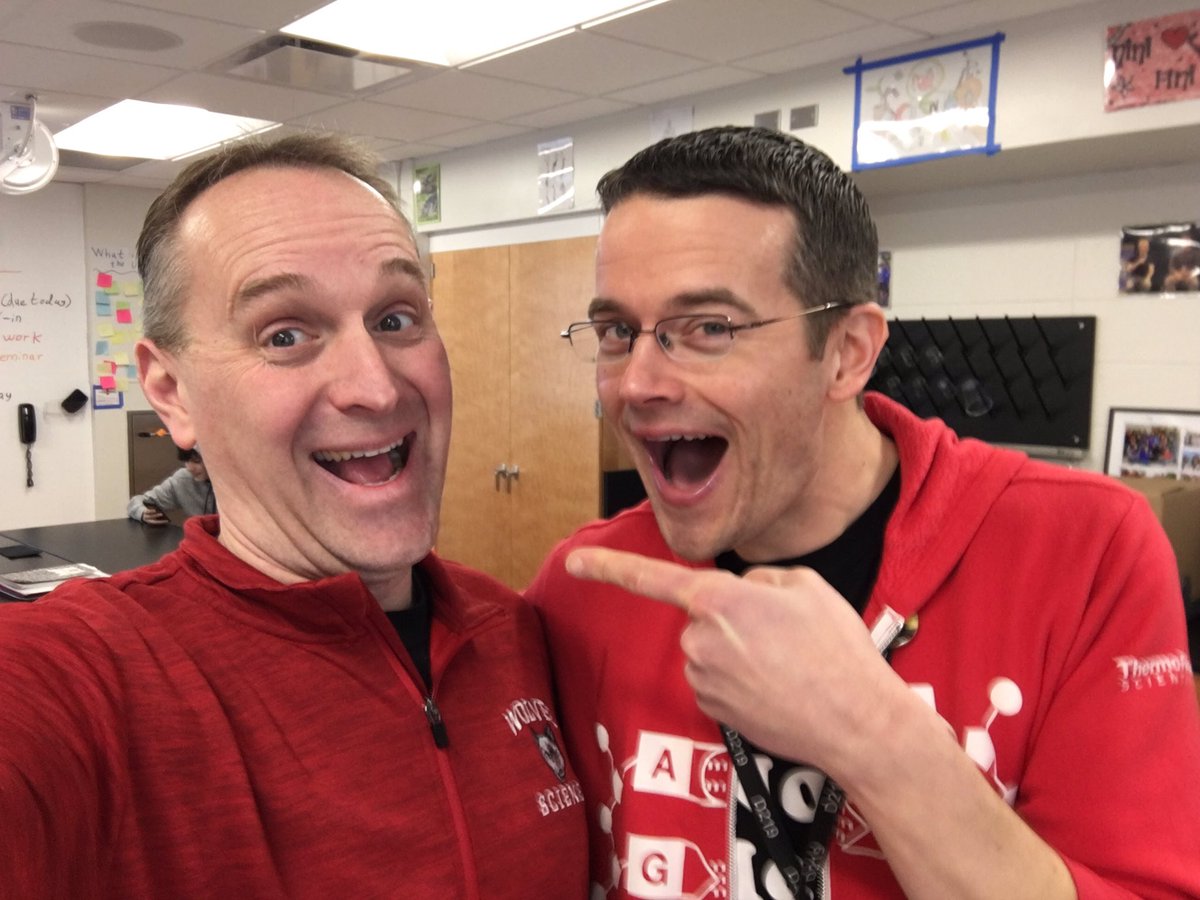 Reeves_Physics's tweet photo. Science department is embracing twin day!!! @NilesWestSCI #westspringspirit (1/2) https://t.co/H68Lv4CER4