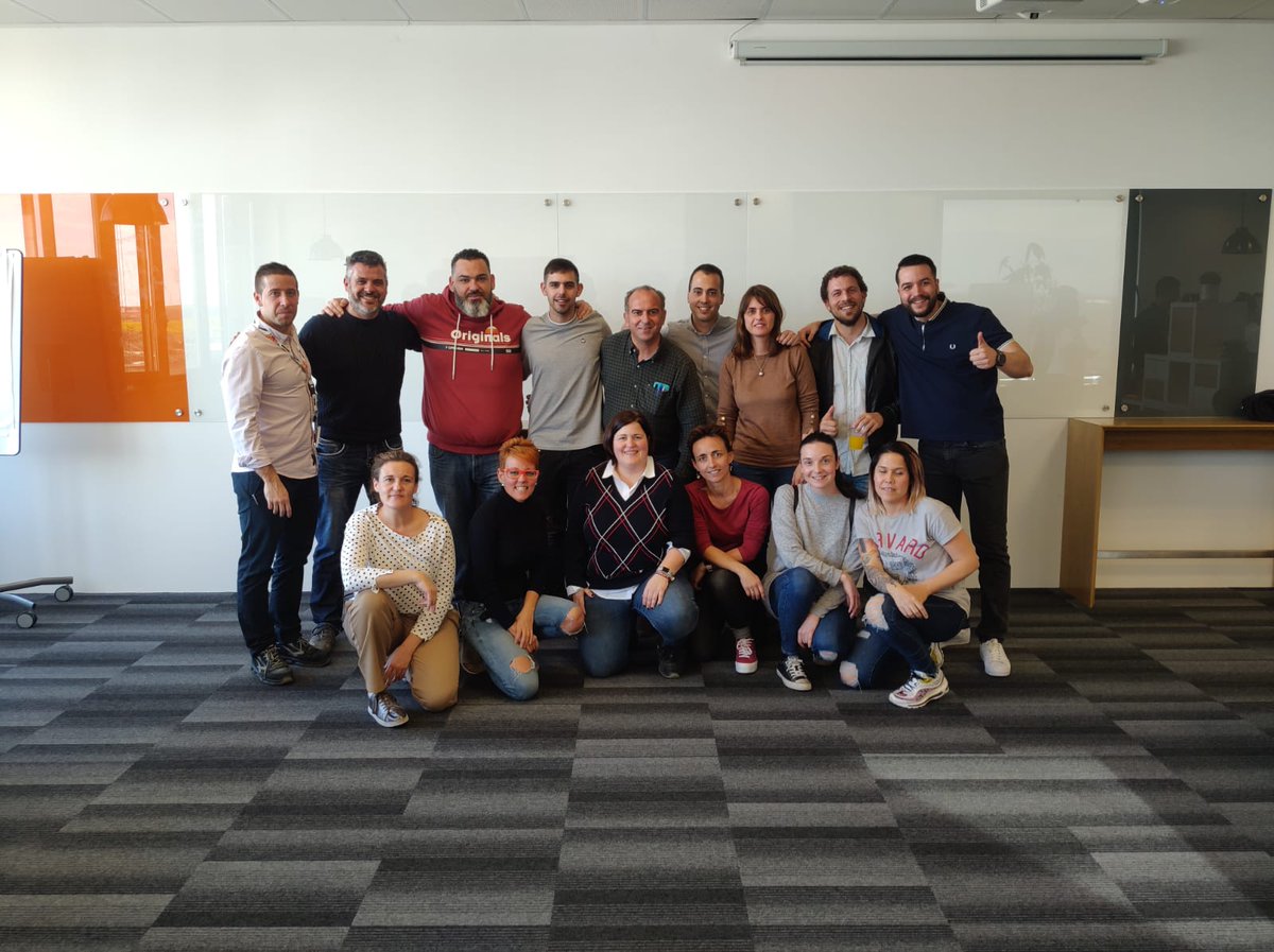 FIDAMC_'s tweet image. Hoy terminan su formación en #FIDAMC dos cursos certificado profesional @ComunidadMadrid de Fabricación de elementos #aeroespaciales con #materialescompuestos

En los próximos meses haran sus prácticas profesionales en empresas punteras del sector. 

¡Deseamos que voleis alto ✈!