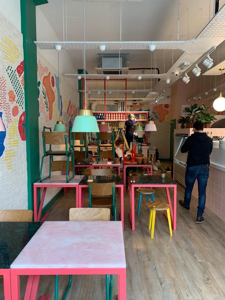 This week, we’re featuring one of our recently completed project. Circle and Slice in Whitechapel 🍕 all the fun pop colours going on here 🙌 #interiordesign #resturantdesign #colourpop