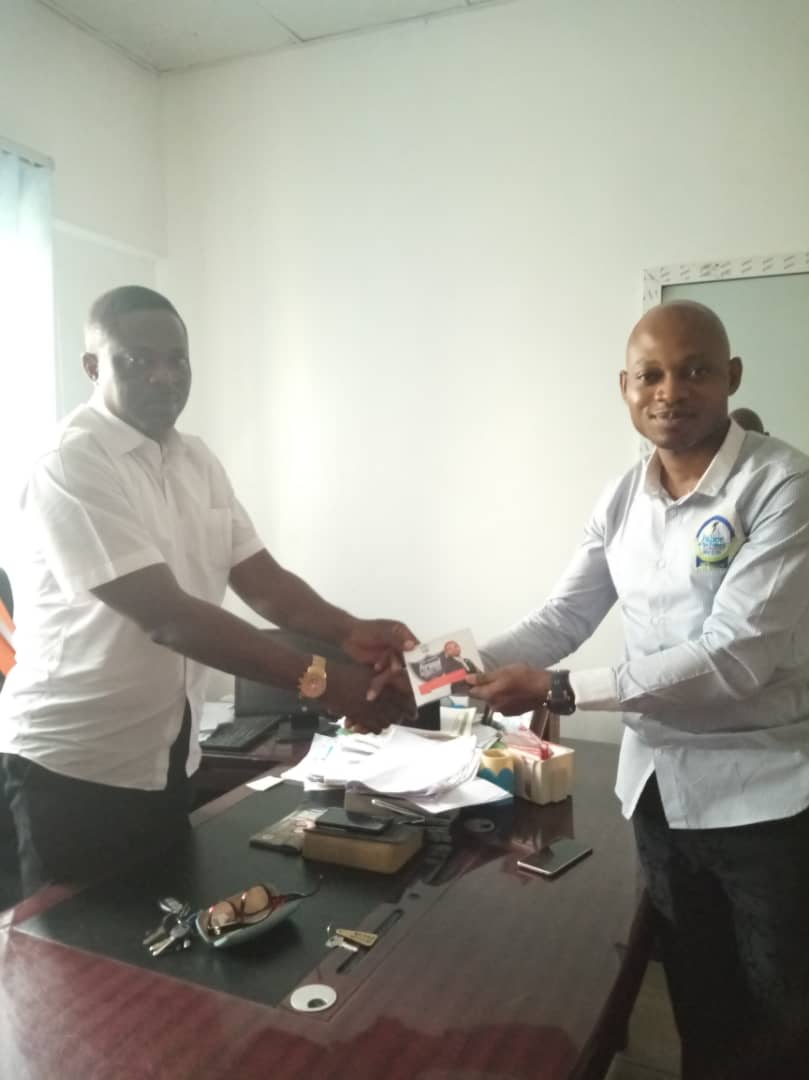 Today I visited the Bayelsa State House of Assembly in company of my Bayelsa State Reps of Bosindelive Ms Seleipre &amp; Sophia Iyalla, I had a chat with the BYHA rep/head of Security Mr Erepamo &amp; Divisional Officer DSP Vincent Suboh.

Amb Bosinde Araikpe
Security Activist