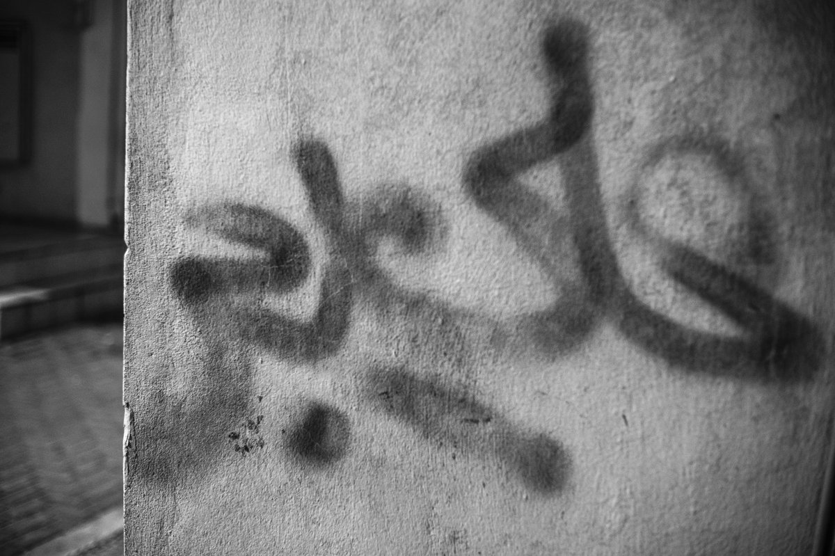 heshaaam's tweet photo. #Alhidd #alleyways part 1 | #nightphotography #noiretblanc #blackandwhite #bahrain #photography https://t.co/hvPhELTmNf