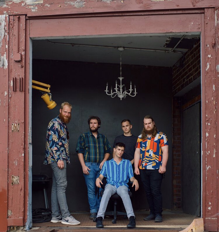 Halfloves tweet media