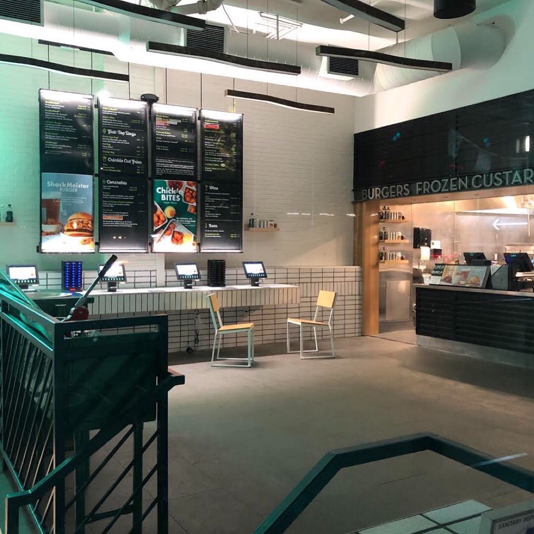 A look inside the newly renovated <a href="/shakeshack/">SHAKE SHACK</a> at 77th and Columbus Avenue! 👀😍
⠀⠀
📸: @like_lauren