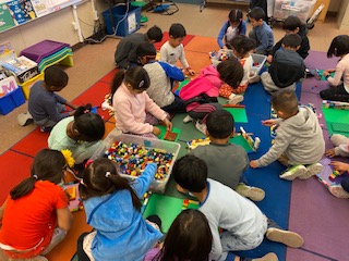 ArdenwoodFUSD's tweet photo. Last week our kindergarten classes were treated to a Lego themed STEM workshop hosted by @PlayWell_TEK.  Our young engineers were able to showcase their imagination while solving building challenges. https://t.co/Ugl9jbiFDJ