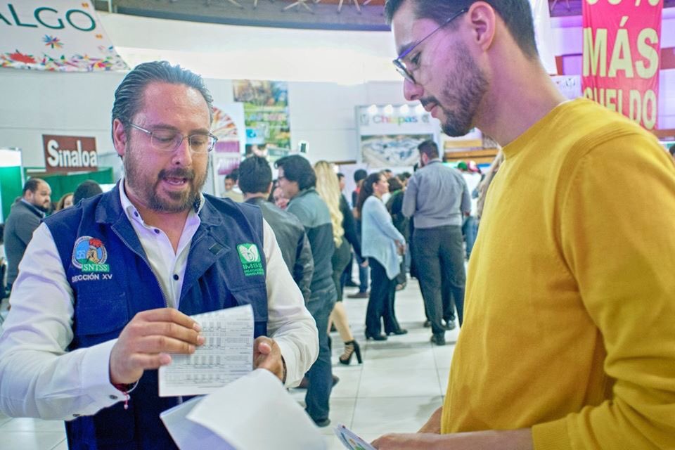 anacsepulveda_v's tweet photo. Todavía estás a tiempo! #HazteIMSS llevamos 3,584 especialistas IMSS contratados (83% de nuestros egresados generacion 2020, 76 egresos anteriores) y 957 egresados de otras instituciones. Aún quedan plazas vacantes @Saber_IMSS https://t.co/1pI36XC64b