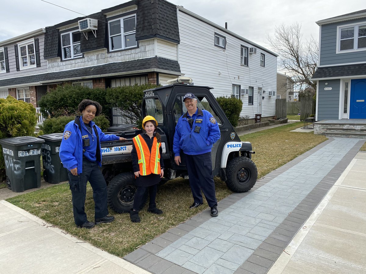 Not sure that’s a legal parking space @NYPD101Pct #StaySafe We love our #CommunityAffairs in #FarRockaway