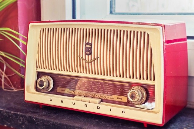 ZLqro's tweet photo. ¡A 1/2 hora de entrar #AlAire a través del 100.3 FM @rtqro Radio y Televisión Querétaro con: Crianza de la niñez en tiempos actuales! 
#ZL2020 https://t.co/bDbPtSBgfL