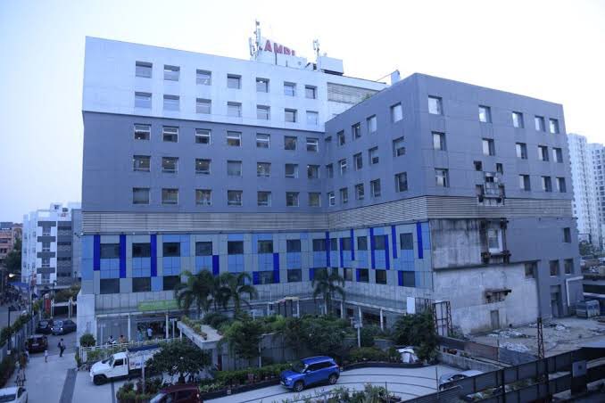 LtdVaultarmor's tweet photo. #cement #cladding work at #Kolkata Area #area #40000 #squarefeet #AMRI #hospital https://t.co/wd2PEPmPWf