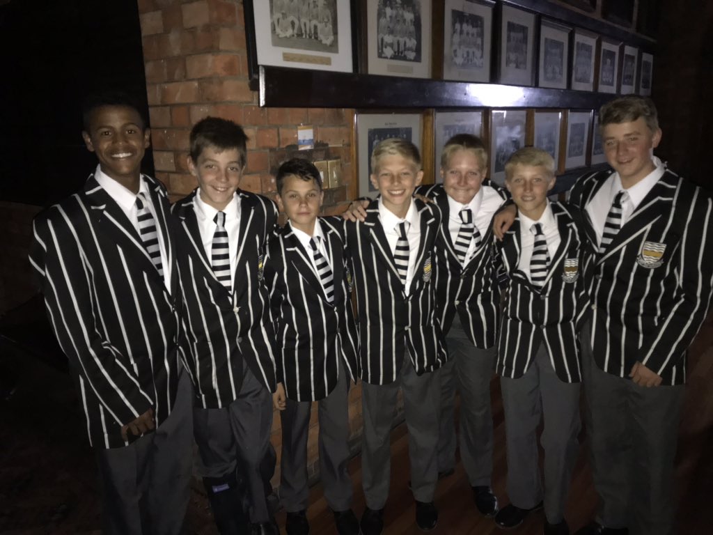 Some of the little under 14 lads assisting as waiters tonight. 
🖤🤍💛🏑