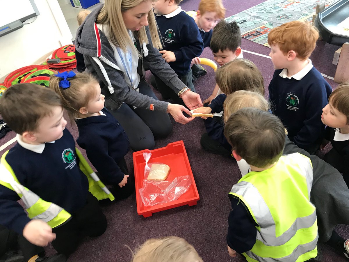 scps_foundation's tweet image. Fs1 carried out an experiment this afternoon to see how germs grow! We touched one slice of bread and kept one clean. We will see what happens tomorrow! #fs1 #springcottagescience #springcottageeyfs