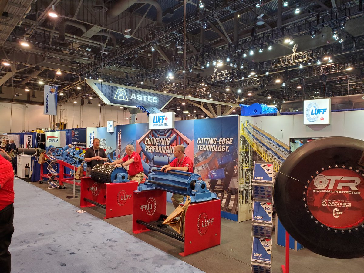 Day 1 at <a href="/conexpoconagg/">CONEXPO-CON/AGG</a>, everyone is ready and waiting! #herewego #CONEXPOCONAGG