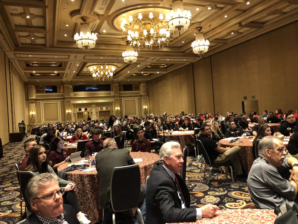 The room is full of future industry leaders! The student chapter meeting starts now! #agc2020