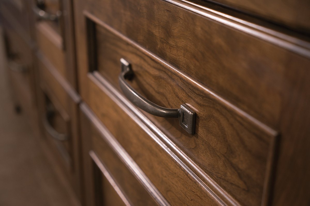 durasupreme's tweet photo. Dura Supreme offer’s a beautiful palette of hand-rubbed, stained finishes that enhance the natural character and grain of the wood species… Learn more!

https://t.co/MkxizglG3I https://t.co/eLd3y1Sjmc