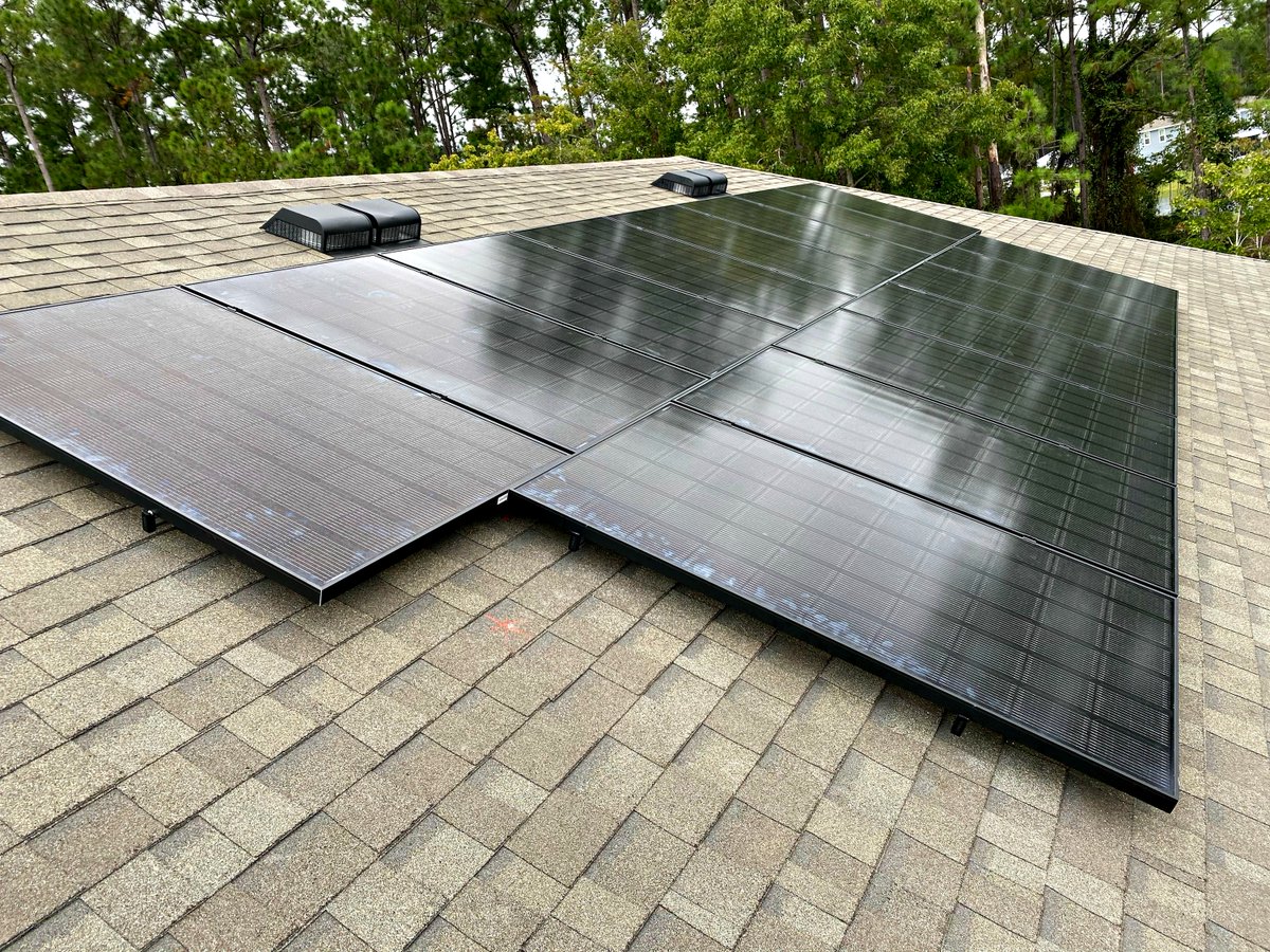 gedsterf's tweet photo. @SEIA will confirm that the Solar Industry is growing! @greensoltech put this 4.7 kW @lgsolarusa system up on this St. Augustine, FL rooftop. Thanks to @SolarEdgePV, all that power is immediately accessible. https://t.co/qGs4RbJlMF

#solar #renewableenergy #solarpanels #marketing https://t.co/0h8qED2mHe