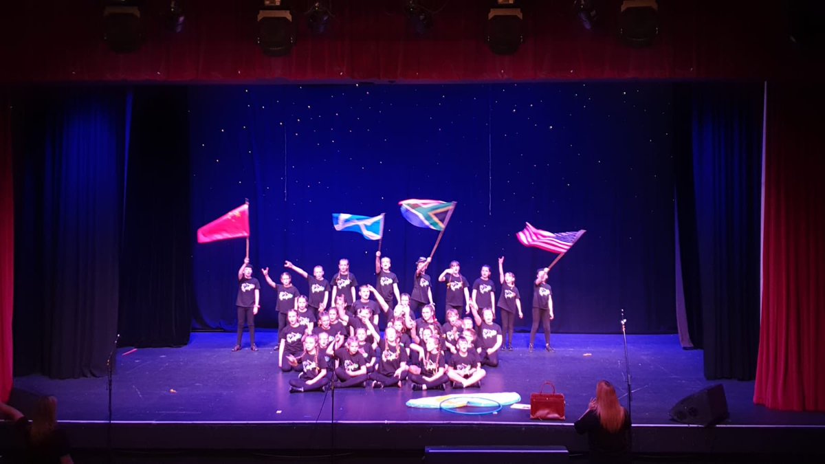 LauriestonP2's tweet photo. LanGLEES were absolutely outstanding tonight! You should all be so proud of yourselves!! ⭐️ #lanGLEES https://t.co/YYIEr8JXxs