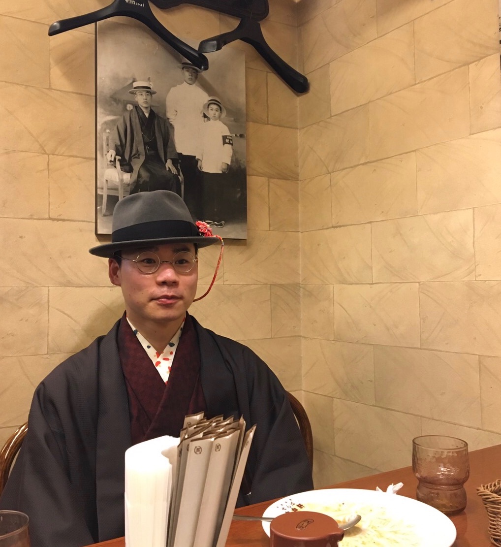 はっつり ニンニン 明治の写真 自由軒にて 着物に帽子 中折れ帽やカンカン帽 の写真がありました 今の格好は明治大正の頃だということがわかりました 着物 着物男子 着物ハット 自由軒 船場センター T Co Bhsw7n6tg2 Twitter はっつり ニンニン 明治の写真 自由軒にて 着物に帽子 中折れ帽やカンカン帽 の写真がありました 今の格好は明治大正の頃だということがわかりました 着物 着物男子 着物ハット 自由軒 船場センター T Co Bhsw7n6tg2 Twitter