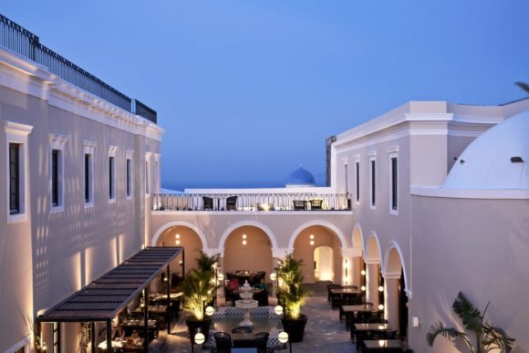 Santorini’s Selene Restaurant Relocates to Katikies Garden Hotel dlvr.it/RRdX56