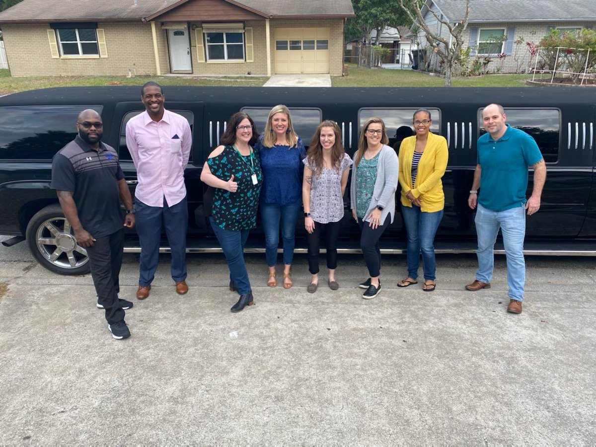 amyhyers's tweet photo. Love having Desmond and Sydney Moore with us at Armwood! Got to see the #littlehawks to coming to us in the next few years too! @YinkaAlegeHCPS @JosephCopello @AchievementSch https://t.co/ShQB9CZciP