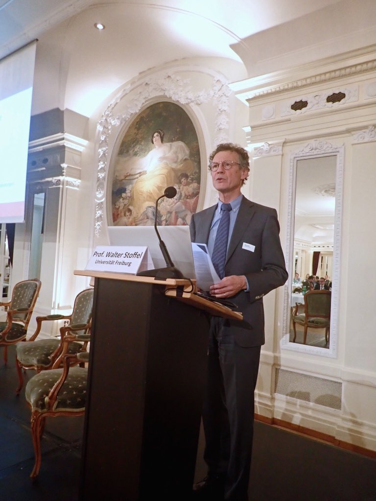 FelixSchneuwly's tweet photo. #SPAG-Sessionsanlass «Digitale Marktplätze», 10.3. im Bellevue Bern mit
@SamuelBendahan
@judithbellaiche
@FelixSchneuwly
@vsvch 
#WalterStoffel https://t.co/PSHpJ1bjAi