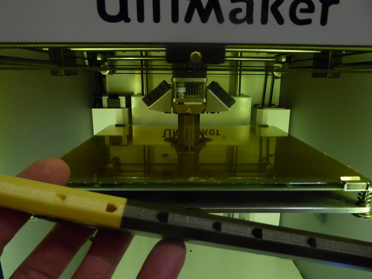 lindstruments's tweet photo. Something big is cooking in the Lindstruments kitchen on Ascension Island, South Atlantic this #InternationalBagpipeDay, in collaboration with @Zexuan_Qiao. More news soon!

#LindsaySystem #Ascension #PrintAndPlay #Bagpipes #3DPrinting #Ultimaker https://t.co/9aduRMiLP1