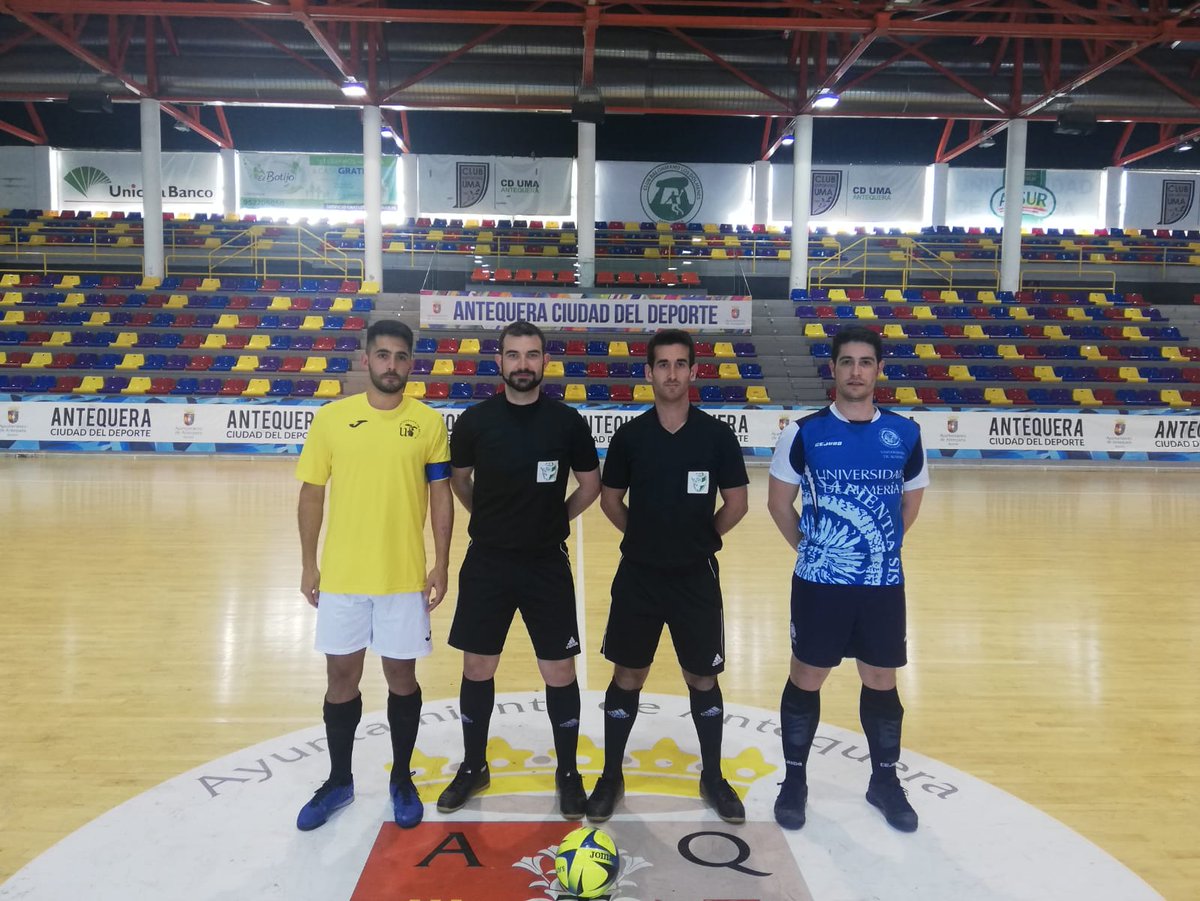 deportesUMA's tweet photo. @ualdeportes 2 - @SADUSoficial 3.  Los sevillanos pasan a la final de fútbol sala masculino de los #CAU2020 y jugarán la final contra @deportesUMA. Los almerienses lo han intentado y no han perdido la fe hasta el pitido final, aunque la suerte no les ha acompañado.

¡ENHORABUENA! https://t.co/pvCX4tFcuO