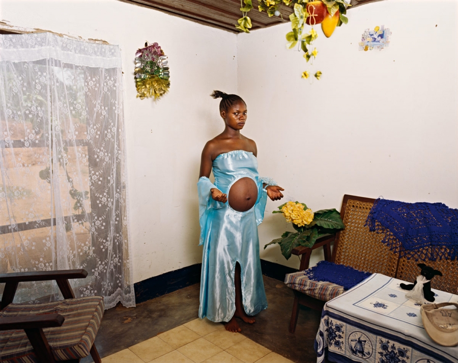 oxfordamerican's tweet photo. “And God made a railroad out of dirt and sweat, made a train out of a woman.”
—On Harriet Tubman Day, we’re revisiting @ashberry813’s “Four Poems,” which appeared in our spring 2019 issue alongside photographs by Deana Lawson #Issue104 https://t.co/pTrB1hgXIS https://t.co/b3FsUns4UM