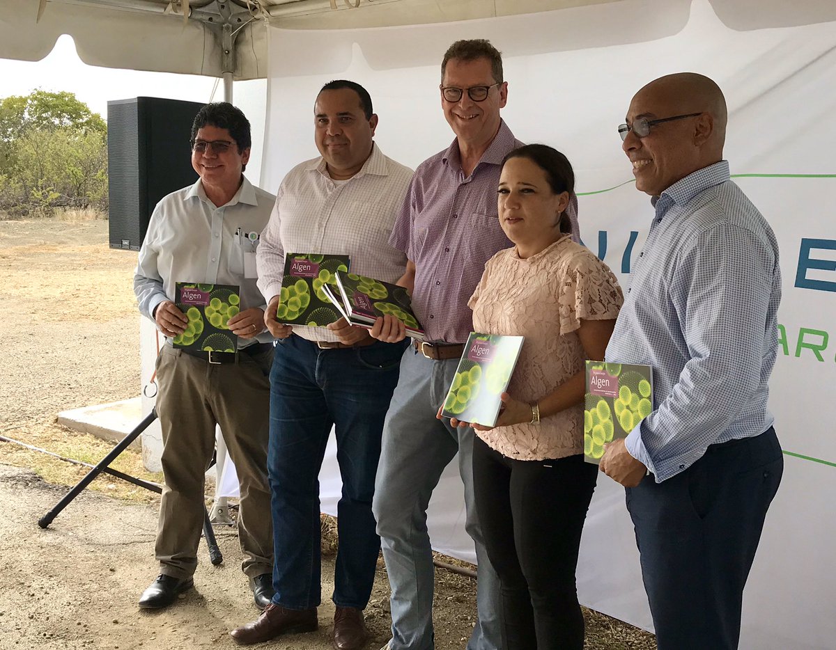 Bianca_Aruba's tweet photo. So cool to see this development of the algaepark on Bonaire! Such an innovative and sustainable project, which even stimulates the braingain, giving people from Bonaire the chance to come back to the island and get their PHD! Pabien WEB, @WUR, STINAPA and OLB! #bluedestination https://t.co/srHMAHW4dn
