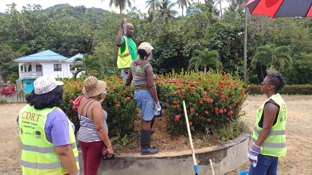 Residents from Marc install rain-gauges under the "Strengthen integrated and cohesive preparedness capacity at a regional, national and community level in the Caribbean Project." supported by #UNDP, #CDEMA, #IFRC, #UNOCHA #ECHO
#EWSPreparedness