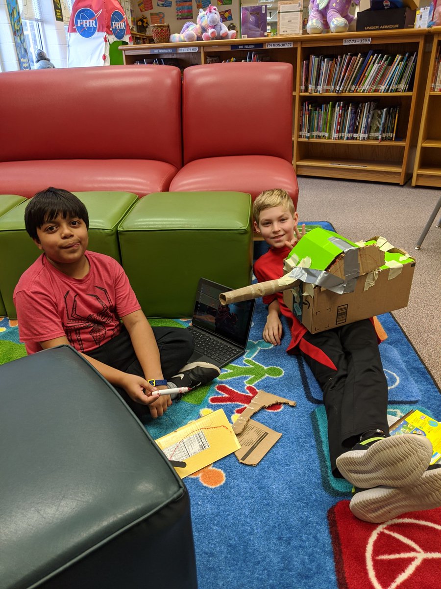 Gilbert4C's tweet photo. Schear Alien Houses @FHRRavens1 https://t.co/dADduNOqgR