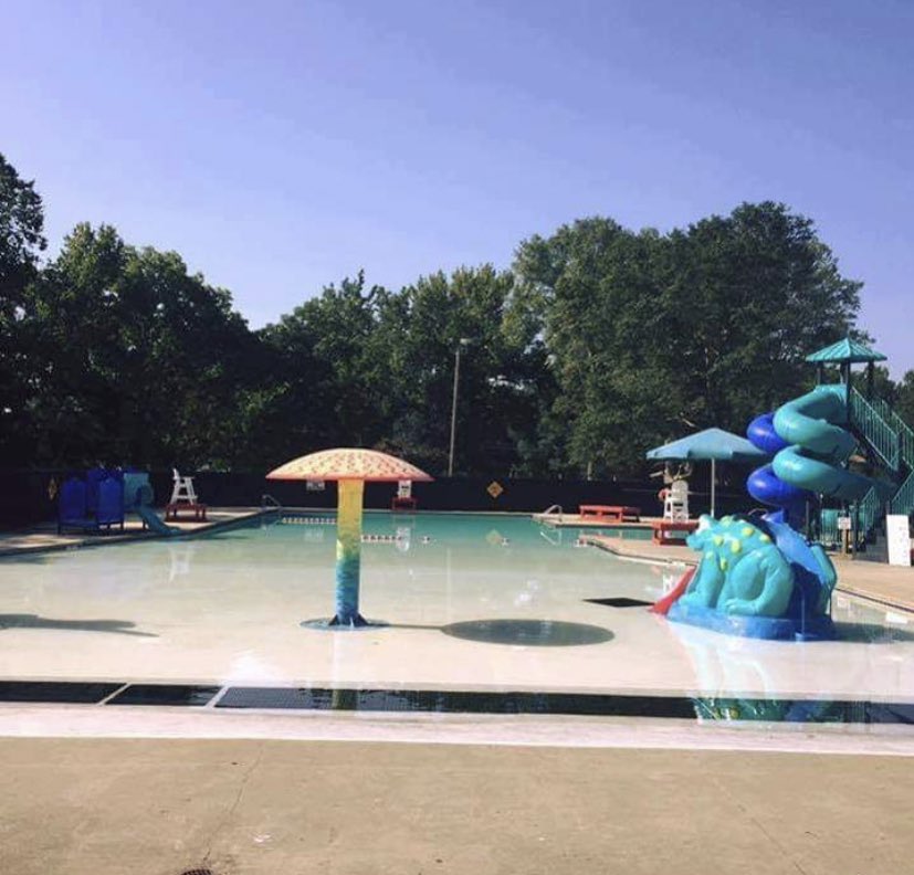 howdy_wh0res's tweet photo. if you ever went to the water park off Alabama St. you’re immune to the coronavirus https://t.co/3O7H7C3iSU