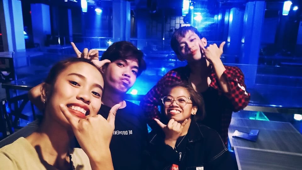marga_0121's tweet photo. Itong grupo na ito ay pinag aagawan ang isang lalaki charrrr 😂✌️
MAHAL NA MAHAL KO SAYO SOBRA!!! 😭❤️ #Team711 #TeamSeaside #TeamOkada #TeamLucy https://t.co/DRtm1y5vQJ