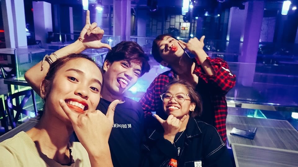 marga_0121's tweet photo. Itong grupo na ito ay pinag aagawan ang isang lalaki charrrr 😂✌️
MAHAL NA MAHAL KO SAYO SOBRA!!! 😭❤️ #Team711 #TeamSeaside #TeamOkada #TeamLucy https://t.co/DRtm1y5vQJ