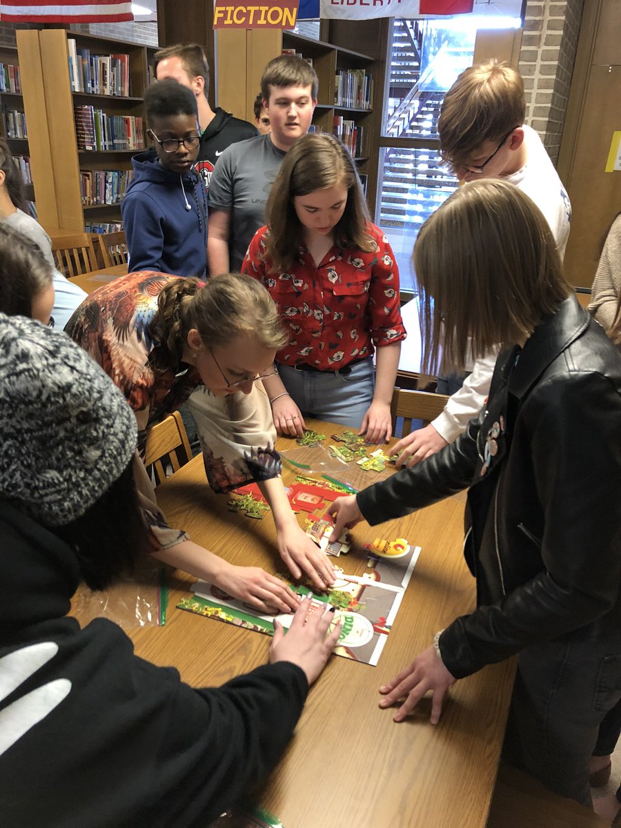 MrJShuppFCPS's tweet photo. English 11 using communication and teamwork to problem solve and build a positive classroom culture #OneSchoolNoLimits #GoBigInBrunswick https://t.co/WN5NpBE7ks