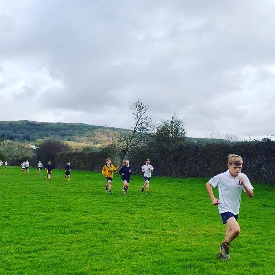 Ahead of Sport Relief this Friday, students are taking on the Sport Relief Mile 🏃‍♀️🏃‍♂️ in PE lessons this week. 

📸 Here's Year 7 tackling the mile this morning.

#SportRelief
#SportReliefMile
#HealthandFitness
