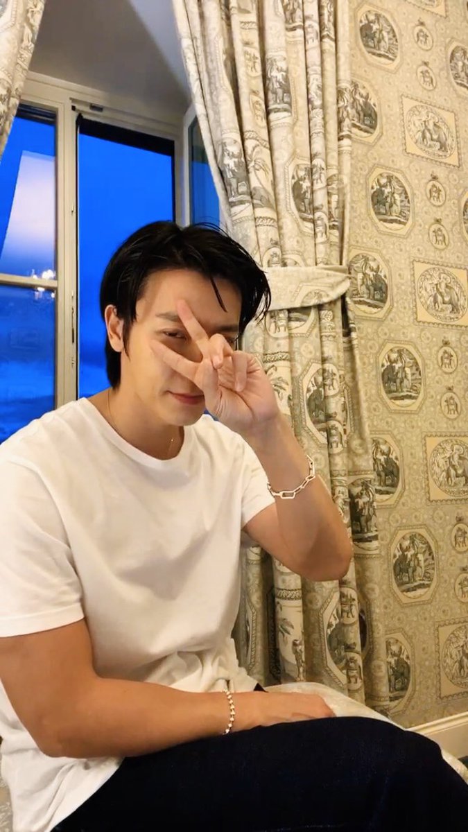 merman861015's tweet photo. 2020.03.11 #Donghae Youtube Live {2} https://t.co/2rb3yOSfqw