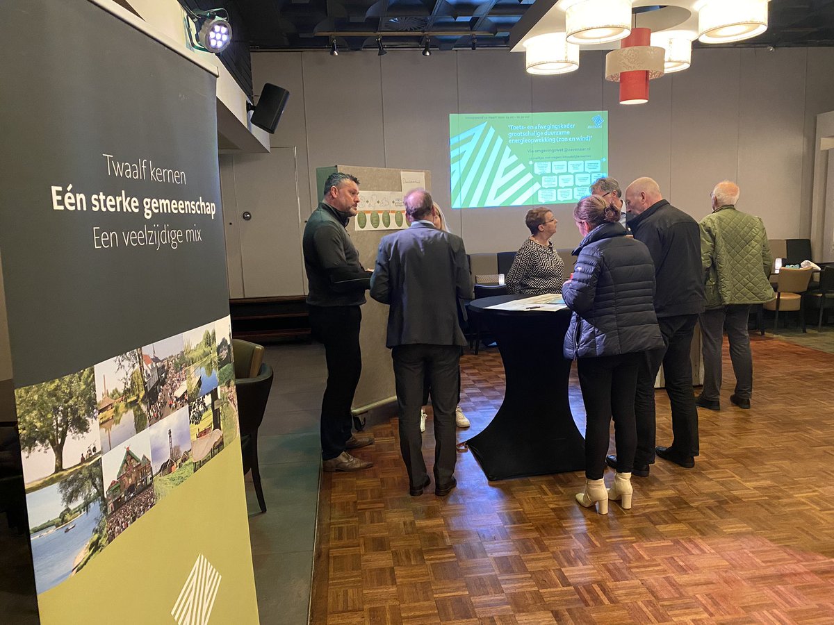 Zevenaar's tweet photo. ๐๐ป We zijn los! De #inloopavond โZevenaar gaat voor duurzame energieopwekkingโ is zojuist begonnen. Tot 20.30 uur gaan we graag met inwoners in gesprek over zonne- en windenergie (https://t.co/3lbla04ZDW). Zien we jou zo ook in de Griethse Poort? https://t.co/pZbSbT14mE