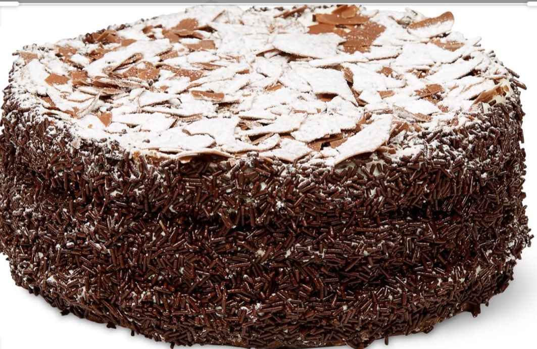 Missmemir's tweet photo. On parle beaucoup du fraisier , du thé froid Migros mais n’oublions pas la forêt noir Migros https://t.co/35NleFxdNe