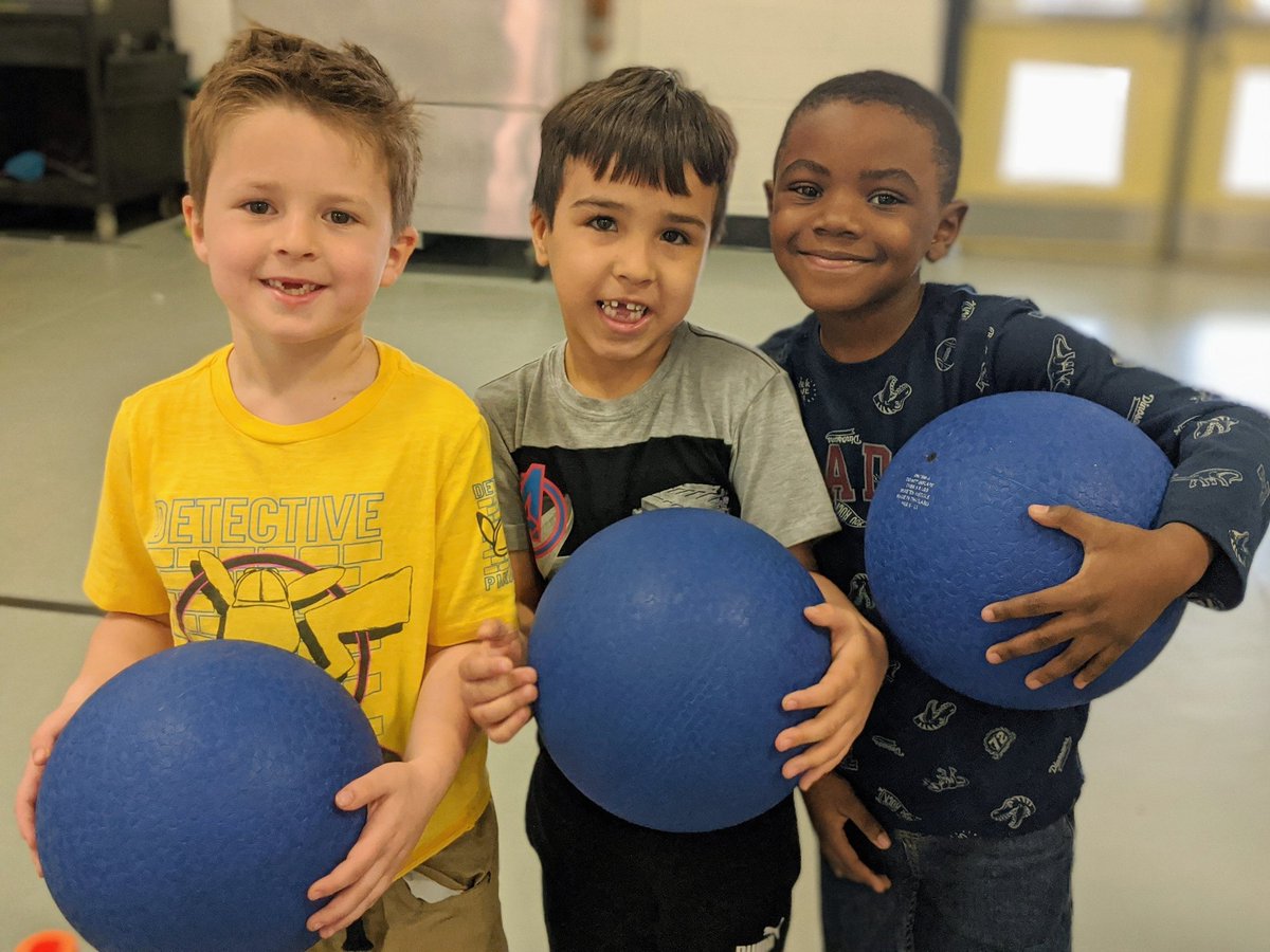 lckdarkhorses's tweet photo. Practicing Repetition with Basketball skills in P.E. while students complete Fitness Renaissance activities with Mr. Smith! https://t.co/i4kpxbq7fC
