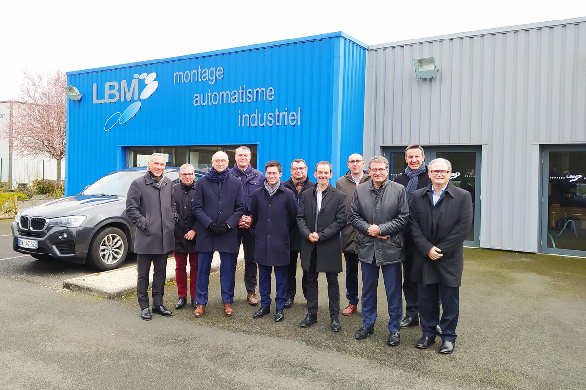 Avec les Directeurs de <a href="/VINCIEnergies/">VINCI Energies</a> en <a href="/RCValdeLoire/">Région Centre-Val de Loire</a> nous avons eu la chance de visiter l'entreprise #GTSF (Global Transitique Services France) à #Sorigny, qui a intégré le Groupe en 2019. Merci aux équipes, spécialisées dans les métiers de la logistique, pour leur accueil