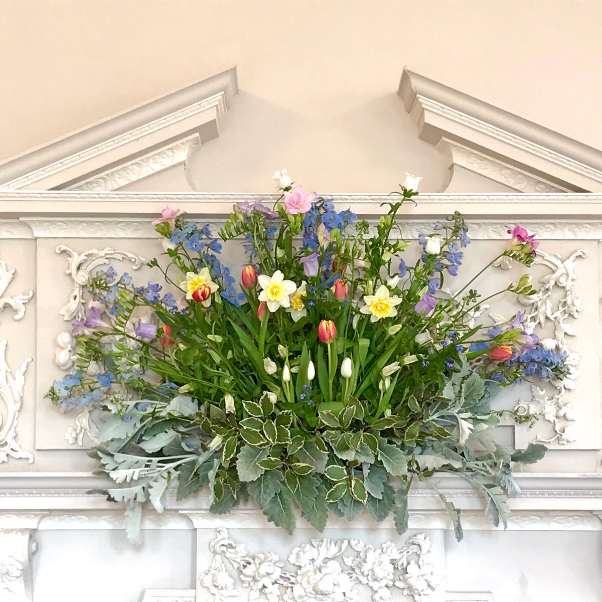 LouisePritcha71's tweet photo. Absolutely love spring #countrygardenstyle https://t.co/IHnuqHTof6