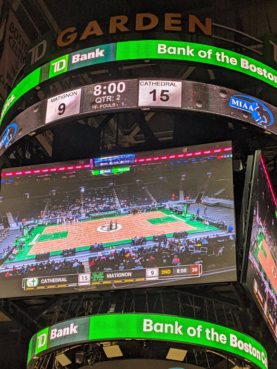 At the end of the first quarter of exciting action, the Warriors are down 6