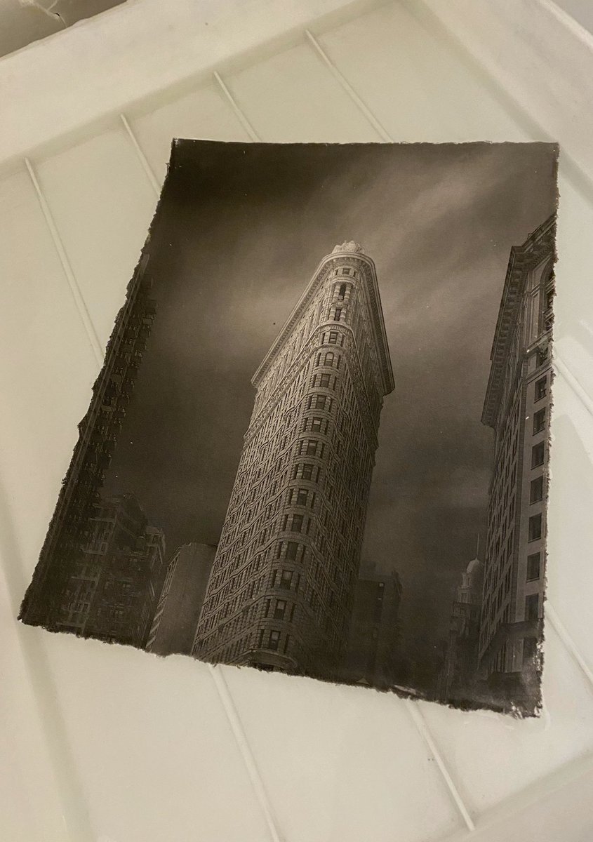 Daimos's tweet photo. Palladium print using my portable vacuum frame
https://t.co/MViCKXnTz5
.
#alternativeprinting #alternativeprocess #platinumpalladiumprint #historicalprocess #portablevacuumframe #flatiron https://t.co/So3RJxy8By