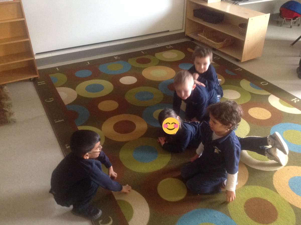 StBeneKin104's tweet photo. Sharing and extending our knowledge of animals through a friendly game of charades. 🙂 #thekindergartenprogram #playbasedlearning #inquirybasedlearning #BC #SRWB #PSI https://t.co/PulIakLDtl