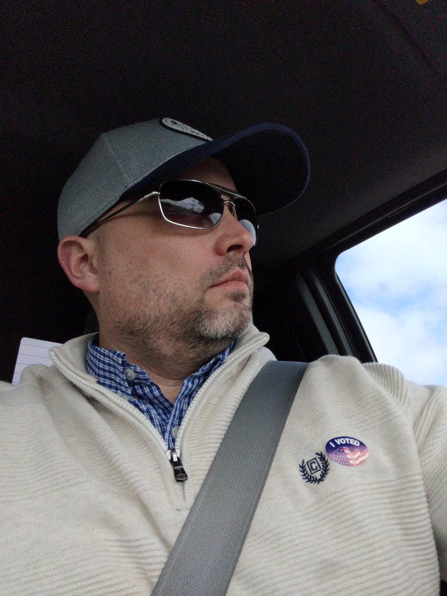 ventingoffsteam's tweet photo. @BernieSanders
#DNC I voted and #ivotedforbernie I'm ready for a new #America πΊπΈπ¦
time for universal #healthcare #criminaljusticereform #protectmotherearth https://t.co/TylRiBNIAD