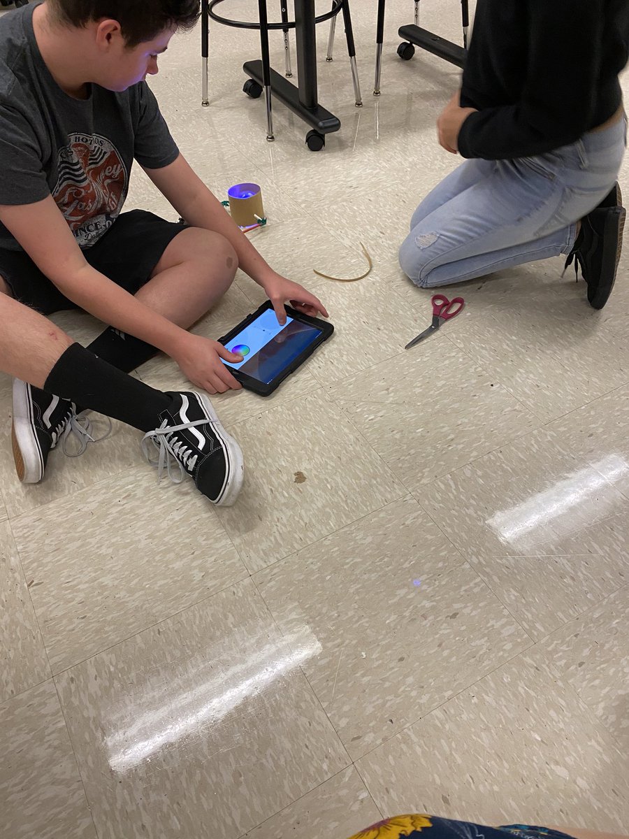 GoStem_ECPPS's tweet photo. Students at ECMS and PCHS practiced the design process by building chariots for their spheros. Next time they will program their sphero to carry water through an obstacle course. #gostemecpps #stem https://t.co/8ux7JWtPhy