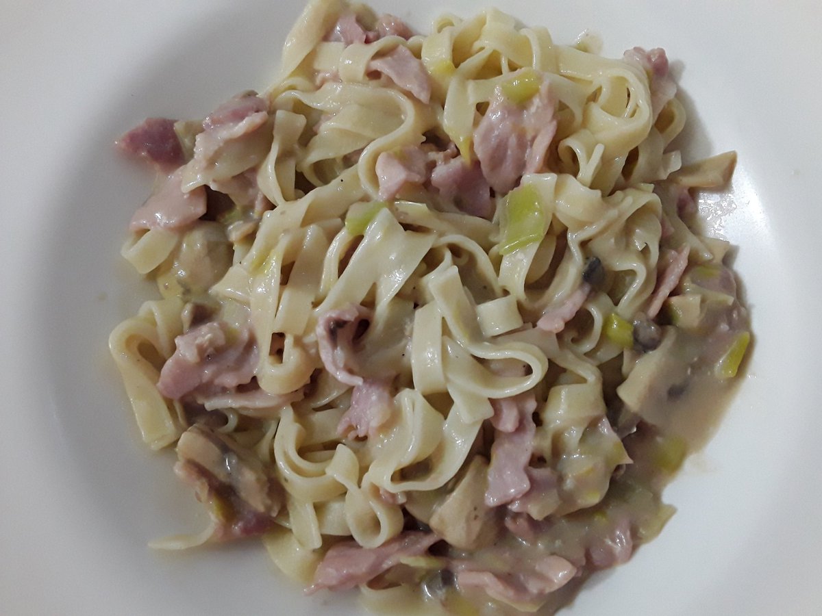 lynnett44's tweet photo. Tonight's dinner, bacon, leek and mushroom creamy tagillettelle https://t.co/NgkeiXx4AV