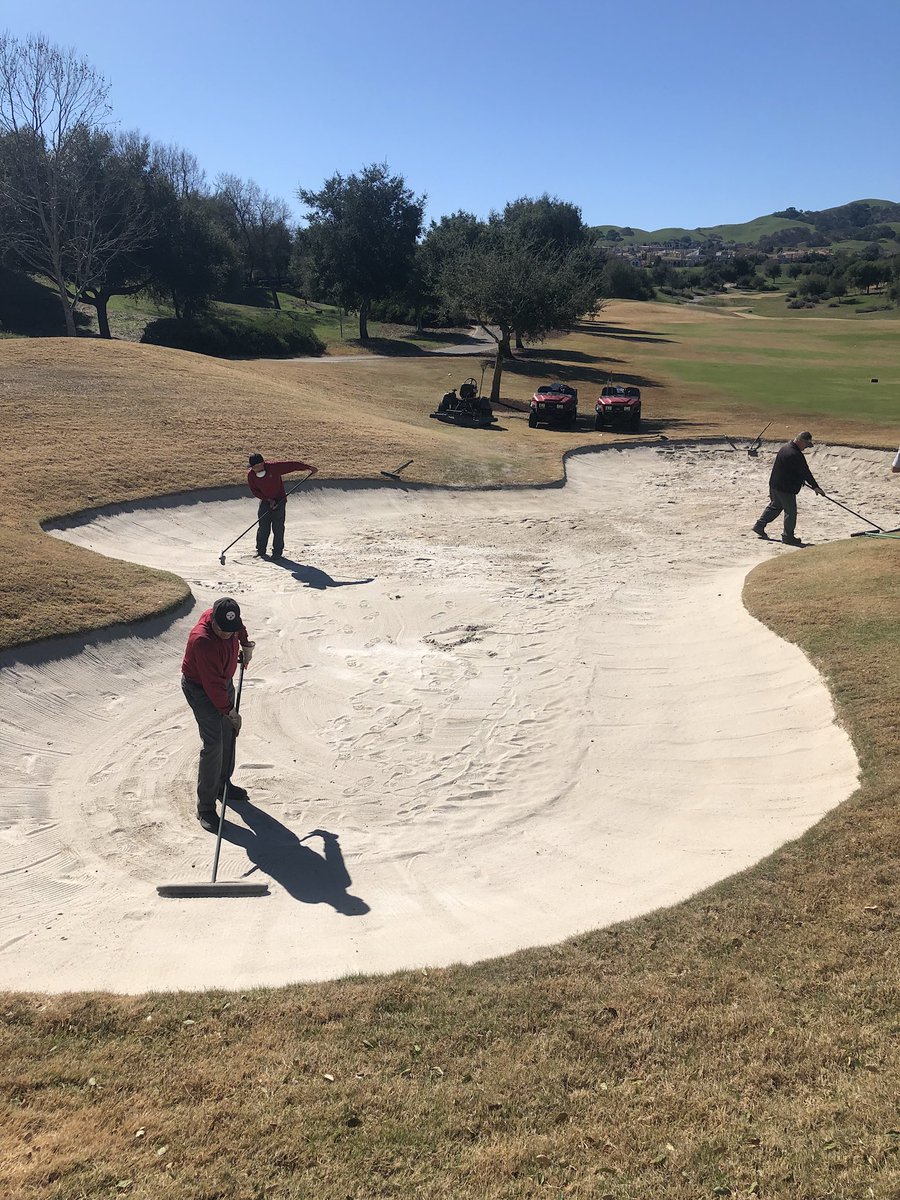 RubyAgronomy's tweet image. Checking bunker sand depths - redistributing existing sand and adding new sand where needed