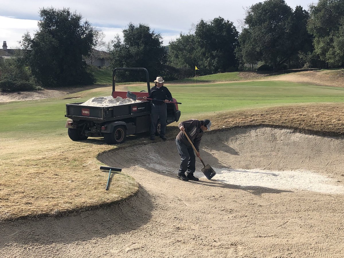 RubyAgronomy's tweet image. Checking bunker sand depths - redistributing existing sand and adding new sand where needed