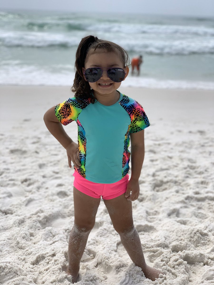 Taking a little break to come to a beautiful beach in Florida! My princess Leilani 🌺 is having a blast! Floridians are so lucky to call this home!! #tuesdayvibes #beachlife #springbreak2020