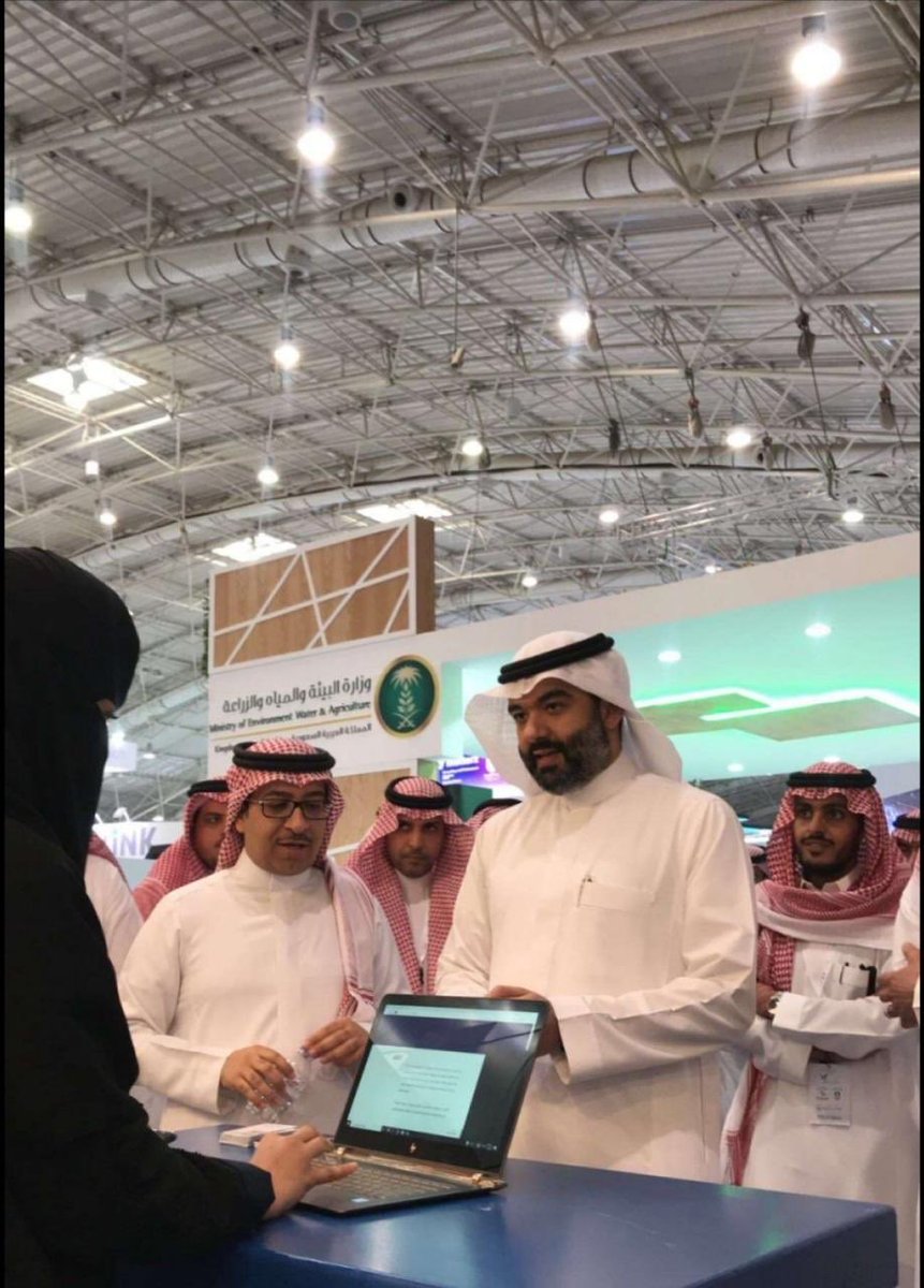 ei_ksu's tweet photo. زيارة معالي وزير الاتصالات وتقنية المعلومات م.عبدالله السواحه لجناح #إنسايتك @_Insighteq

أحد المشاريع الناشئة المحتضنة في حاضنة "خطى" بمعهد ريادة الاعمال

المشاركة في المعرض والمؤتمر السعودي الثالث لإنترنت الأشياء @saudiiot 

في الفترة من ٨-١٠ مارس

#معرض_ومؤتمر_انترنت_الأشياء https://t.co/ln8RpiBzdD